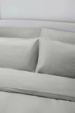 Dot To Dot Jacquard Pillow Case*Jasper Conran Online