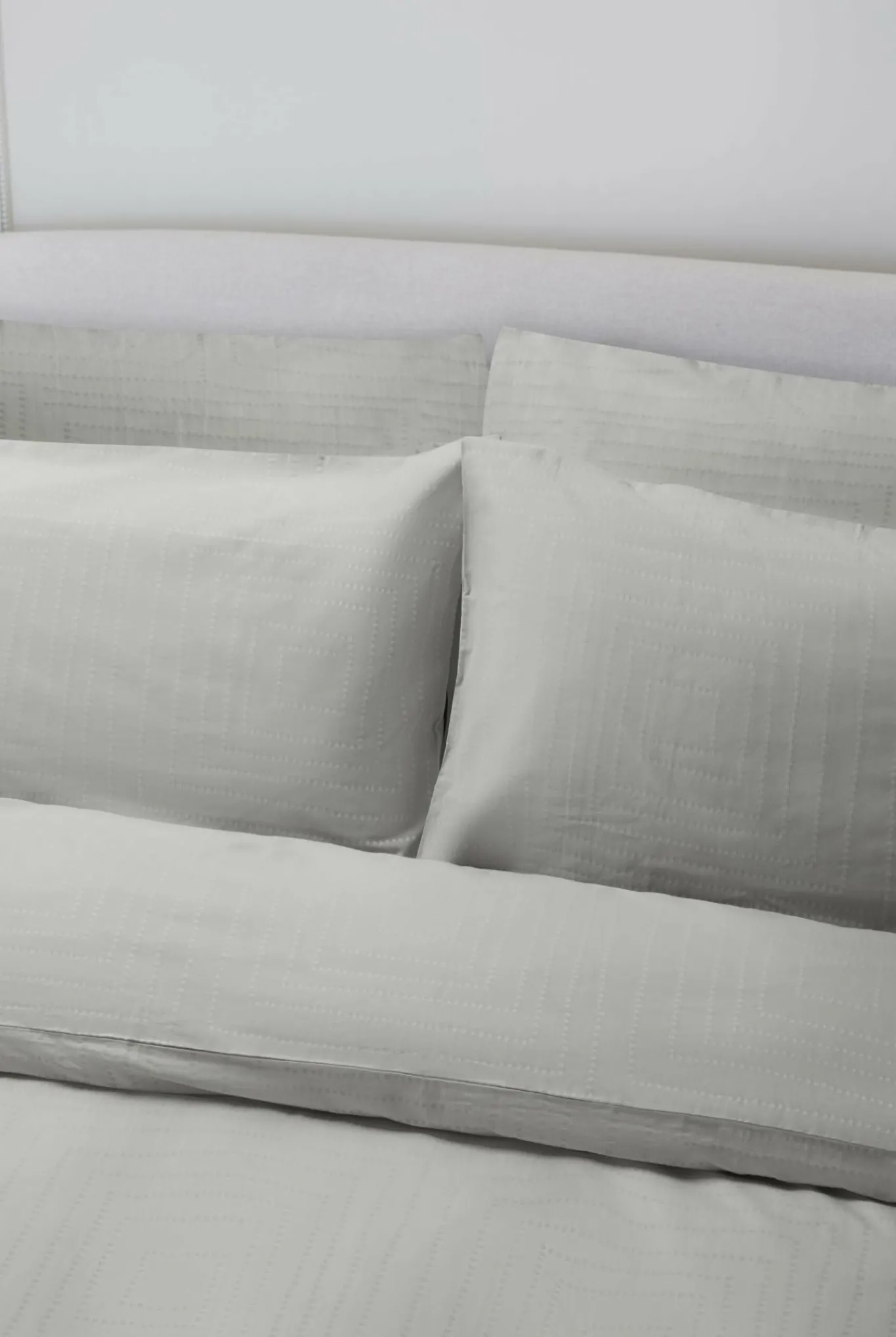 Dot To Dot Jacquard Pillow Case*Jasper Conran Best